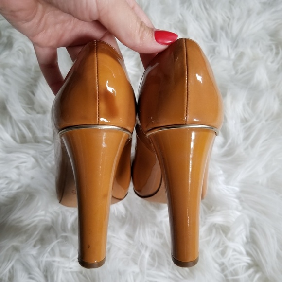 Chloe Patent Leather Bow Front Camel Pumps - Picture 4 of 8